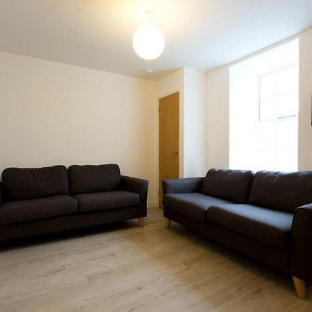Remarkable 2-Bed Apartment In Culross Екстериор снимка